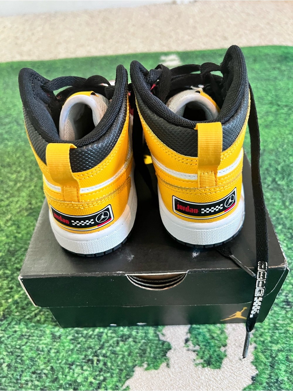 Kids Nike Jordan 1 High-Top Sneakers in Yellow, Red & White Size 13.5C - Picture 5 of 9